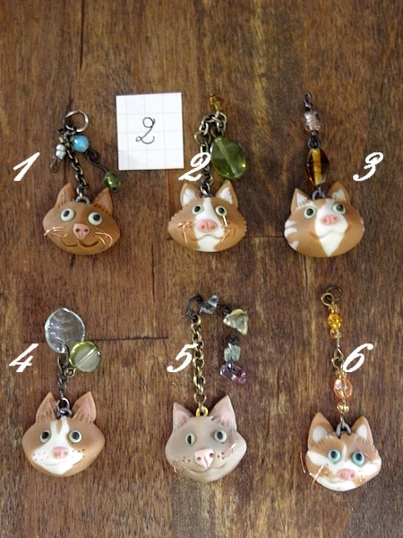 Porte-clés, bijoux de portables et magnets fabriqués main par Anne !!  Kchats11