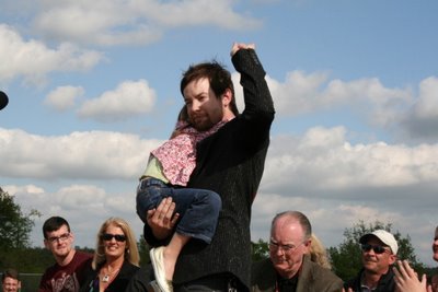 David Cook with his family! Always13