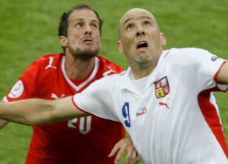 ekleri yenen kupayi aliyor... (EURO 2008) 2296_b10