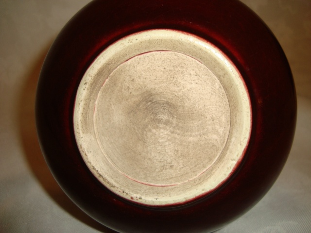 Red Handled vase. 07110