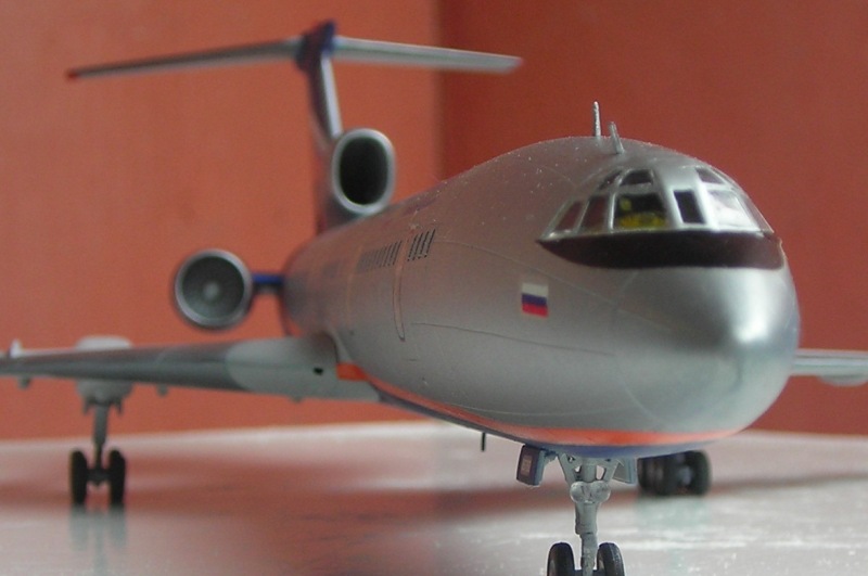 Tupolev Tu-154M "Aeroflot" de "Zvezda"1:144 Dscn1113
