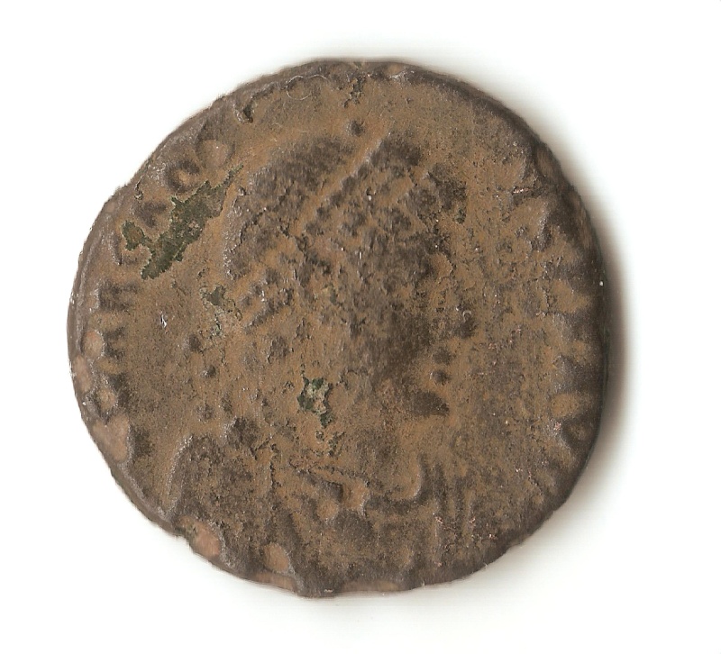 AE 2 de Arcadio, GLORIA ROMANORVM. Imperi11