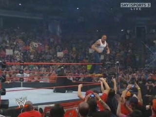 Jeff Hardy Arrive sur le ring 01911010
