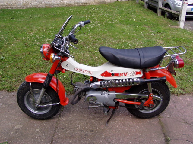 Et hop, une Suzuki Vanvan RV 50 de 1981. P1010278