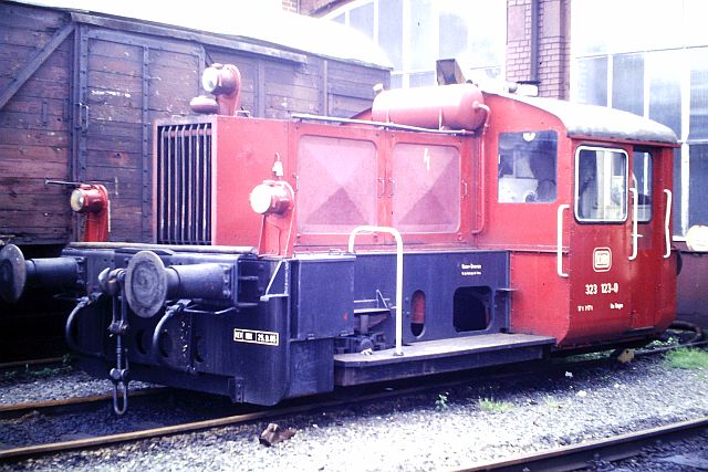 Kleindiesellok Köf II - DB-Baureihe 322-324 - DR BR 100 / 310 2_323_10