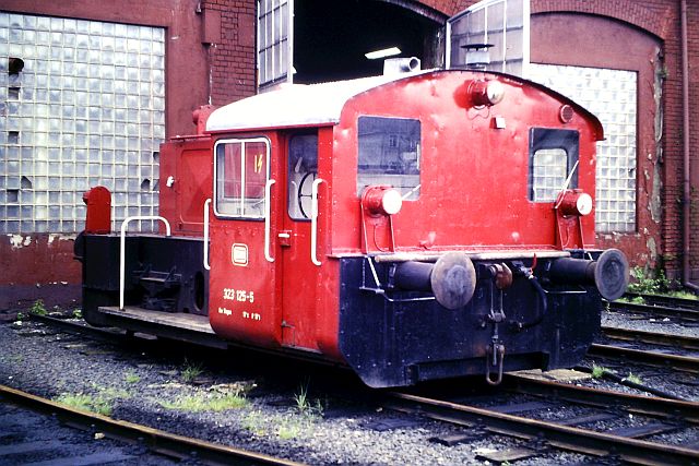 Kleindiesellok Köf II - DB-Baureihe 322-324 - DR BR 100 / 310 3_323_10
