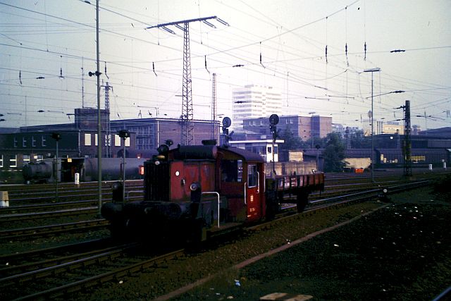 Kleindiesellok Köf II - DB-Baureihe 322-324 - DR BR 100 / 310 5_323_10