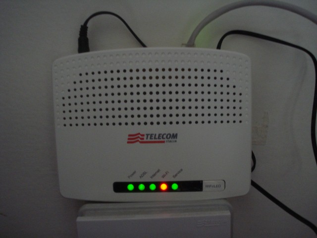 Modem ADSL2+ Wi-FI N Technicolor Telecom Italia Dsc01410