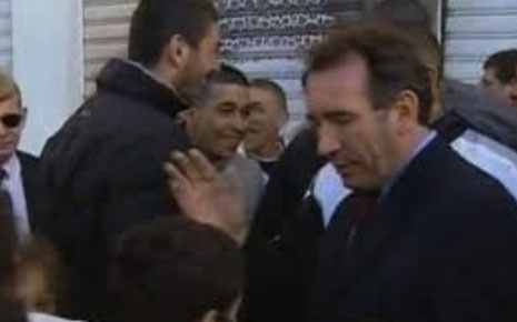 Et de trois pour Bayrou ! - Page 2 77462410