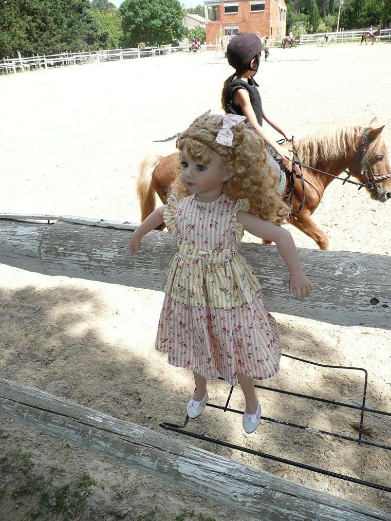 SARAH (poupée Maru & Friends)va à l'Ecole d'Equitation (page 2) - Page 2 P1080141