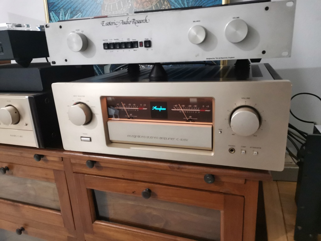 Accuphase E406V intergrated amplifier sold 17143110