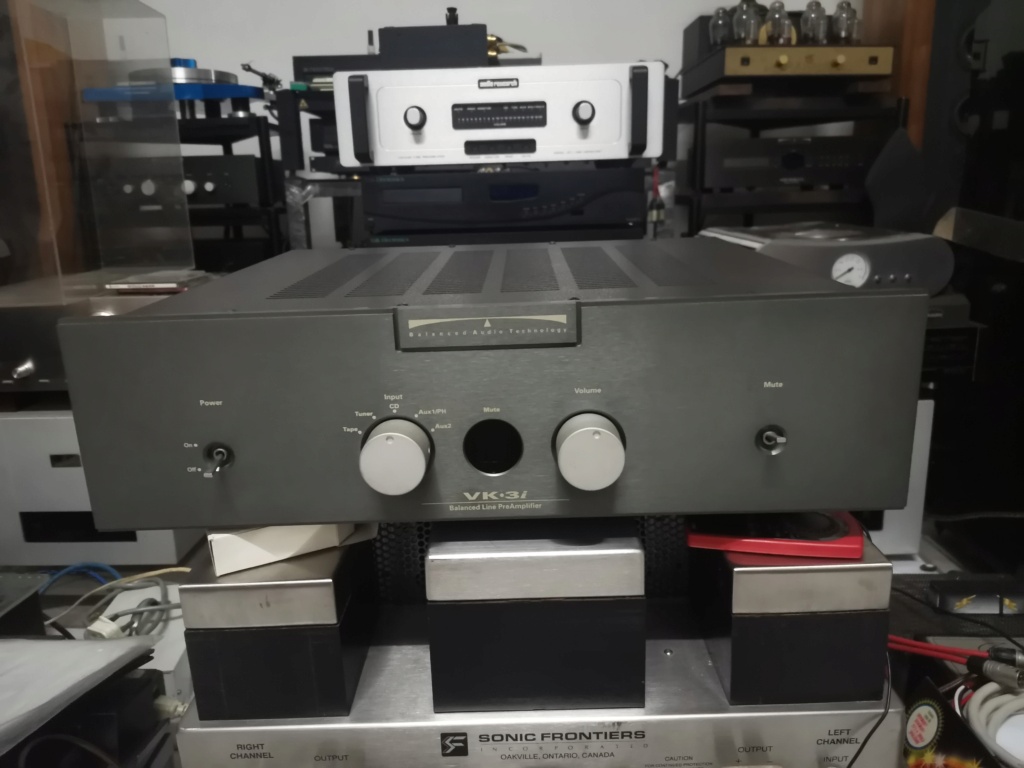Balanced Audio Technology VK-3i Control amplifiers Img_2652