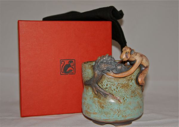 Stone Monkey Collectors Pots 2011 - Page 2 Dsc01432