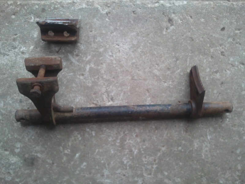 U421 barre fixation relevage sur pont arrière U421_r10