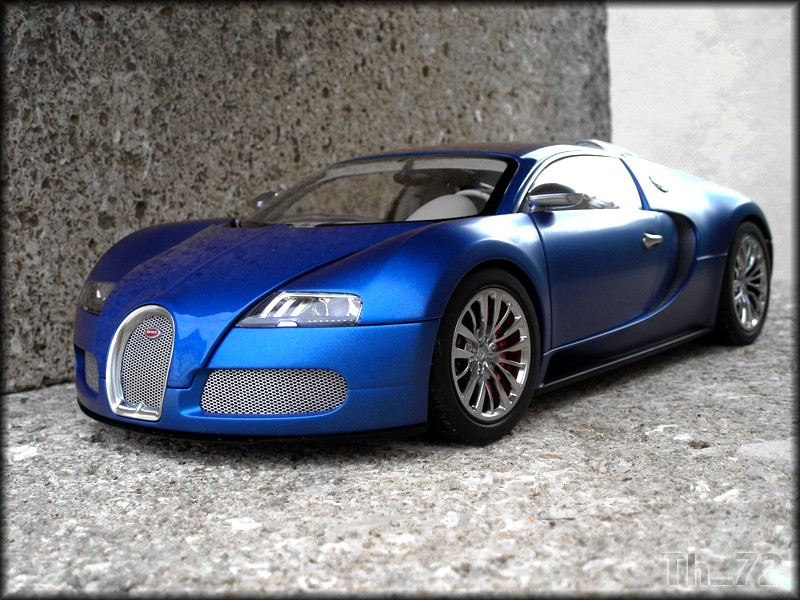 [1/18 de série] Bugatti Veyron Bleu Centenaire - AutoArt Signature Dscn7417