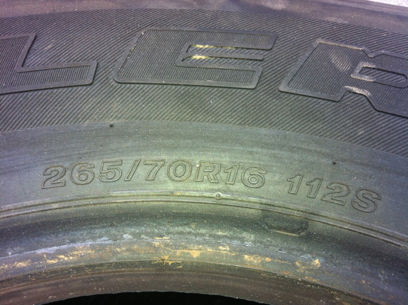 vend deux pneus  Img_0116