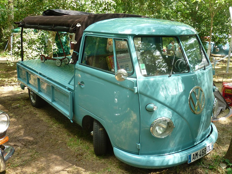 The French VW Bus Meeting - Fley 2012 2728_113