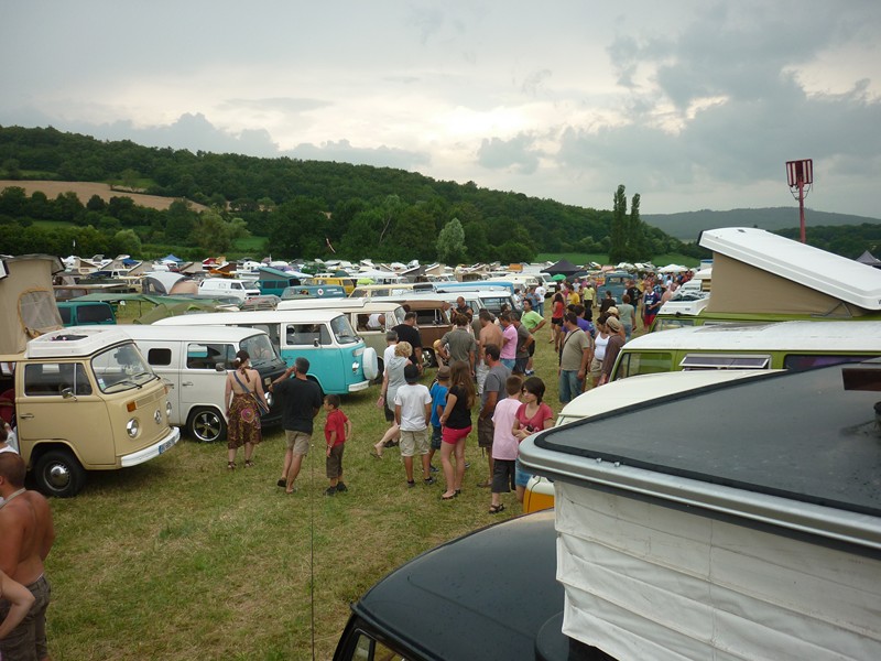 The French VW Bus Meeting - Fley 2012 2728_176