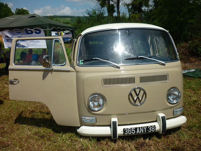 The French VW Bus Meeting - Fley 2012 2728__79