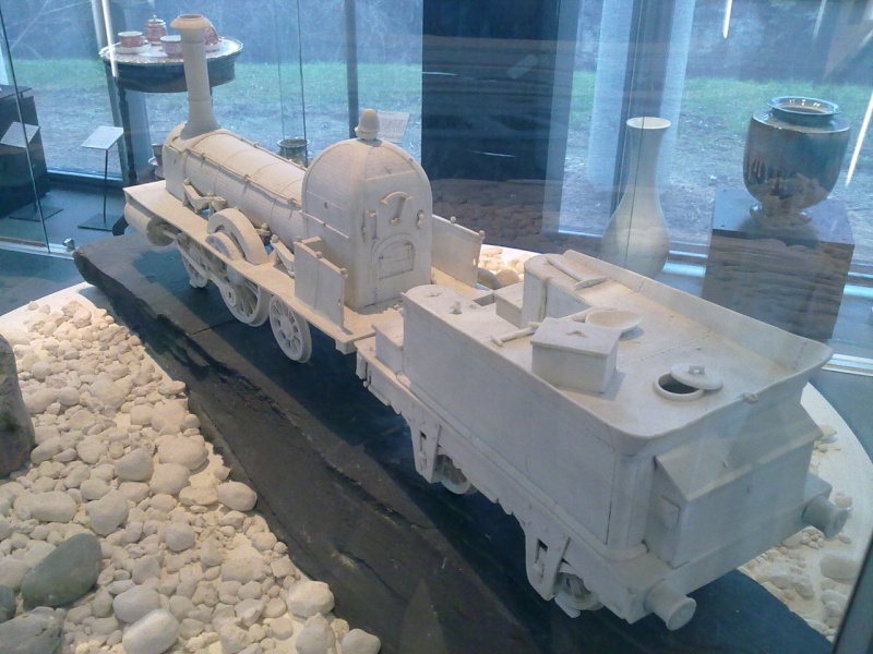 Locomotive en Porcelaine  Jc310