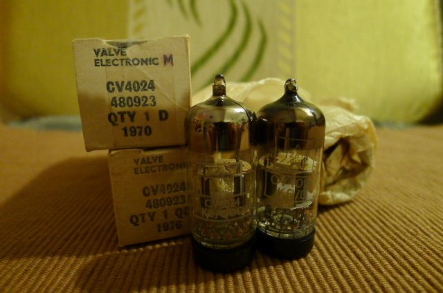 Mullard CV4024 / ECC81 / 12AT7 tubes (NOS) P1050018