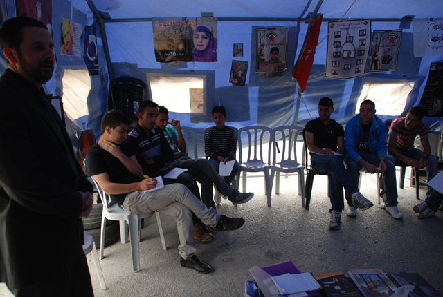 29/4/2012 ورشة عمل - خيمة التضامن مع أسرى الحرية أسرى فلسطين Dsc_0564