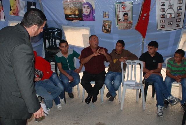 29/4/2012 ورشة عمل - خيمة التضامن مع أسرى الحرية أسرى فلسطين Dsc_0574