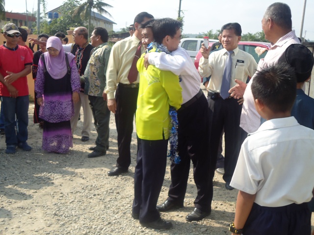 Majlis Persaraan Cikgu Asri Ismail -12julai2011 Dsc05718