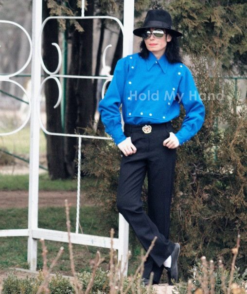 Una mujer es "igualita" a Michael Jackson Mj310