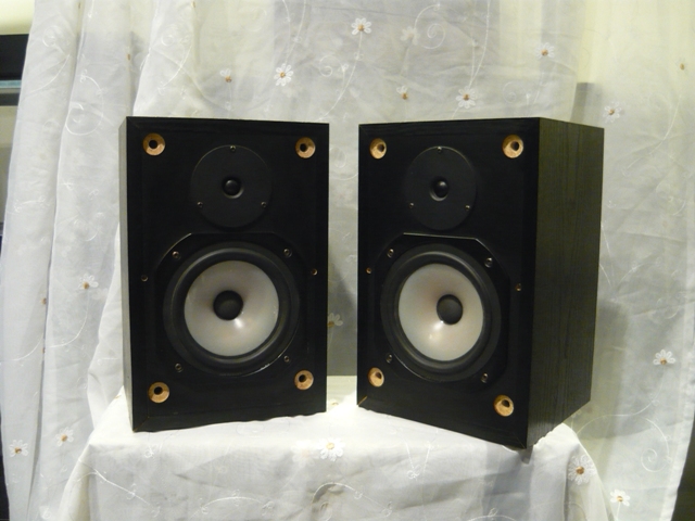 Rogers LS33 bookshelf speaker (used) SOLD P1060413