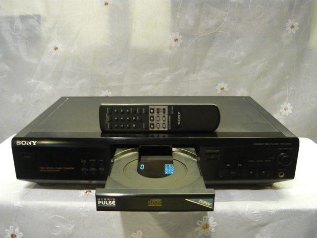 Sony cd player (used) SOLD P1060435