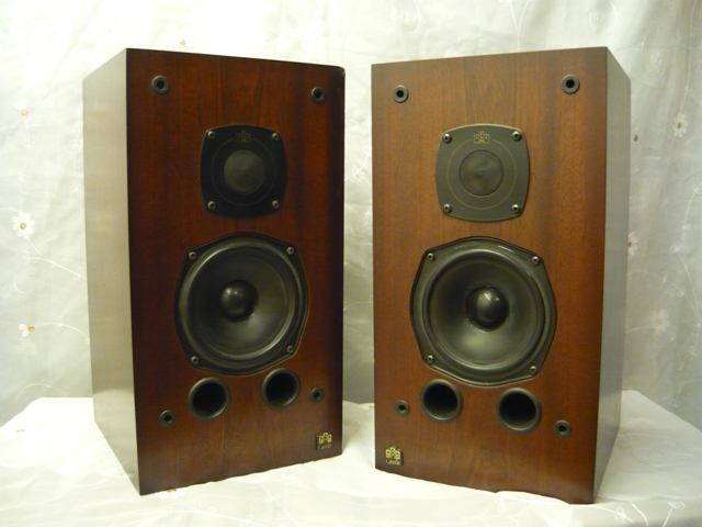 Castle Durham II bookshelf speaker (used)n SOLD P1060618