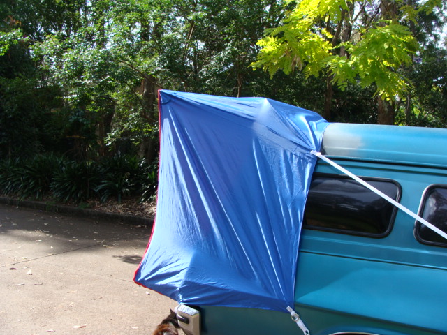 TAIL TENTS - Page 2 02710