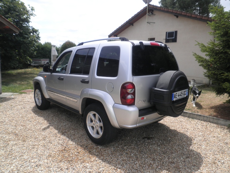  Un nouveau en Cherokee 2.8 CRD Limited Gris  P6240513