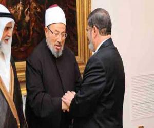 القرضاوي: مرسي هنأني بالعيد.. وطمأنني على أحوال مصر 16399410