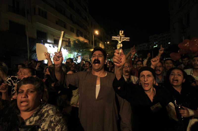 25 قتيل من الأقباط في مصر بين الشرطة يوم الأحد 20111015
