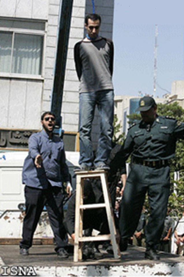 سني ايراني يبتسم اثناء تنفيذ حكم الاعدام فيه مظلوماً    Image024