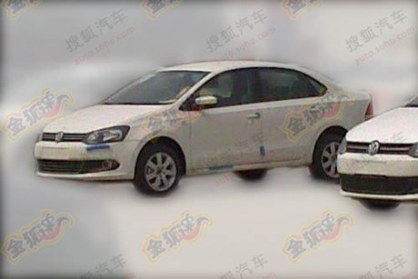 2010 - [Volkswagen] Polo Vento (Inde : Sedan / Chine : LWB) - Page 4 Volksw11