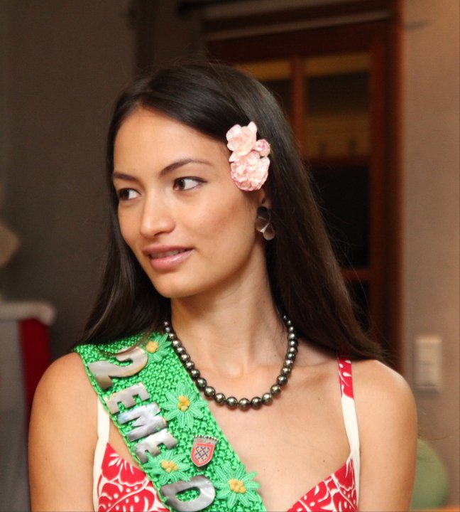 Photos de Miss Tahiti 2011 : Arue reçoit Miss Tahiti 26846210