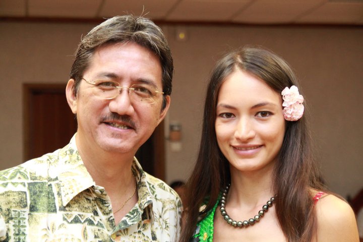 Photos de Miss Tahiti 2011 : Arue reçoit Miss Tahiti 26862610