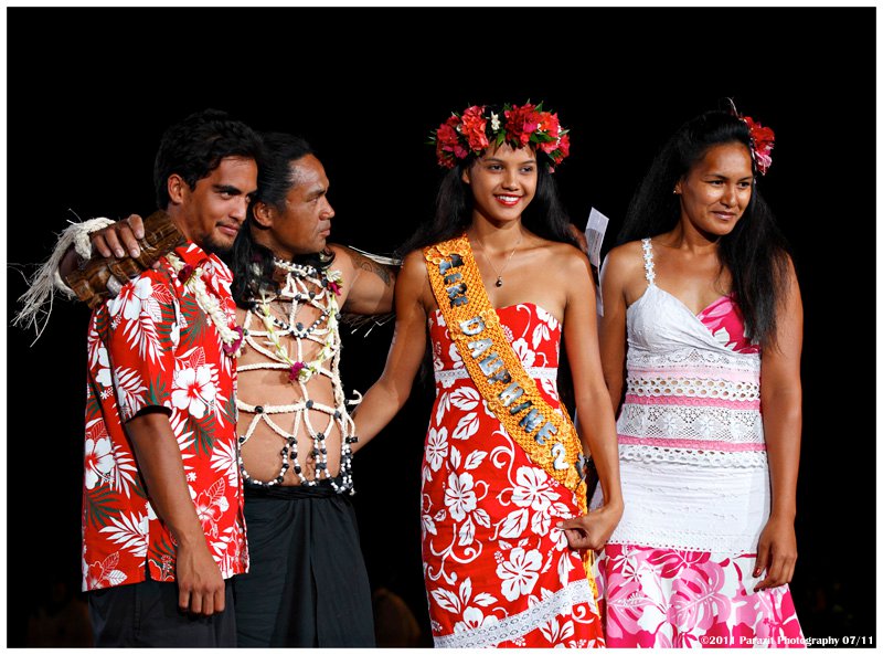 Miss Tahiti 2011 et ses dauphines à la soirée de remise des prix du Heiva 2011 le 21 juillet 2011 27282810