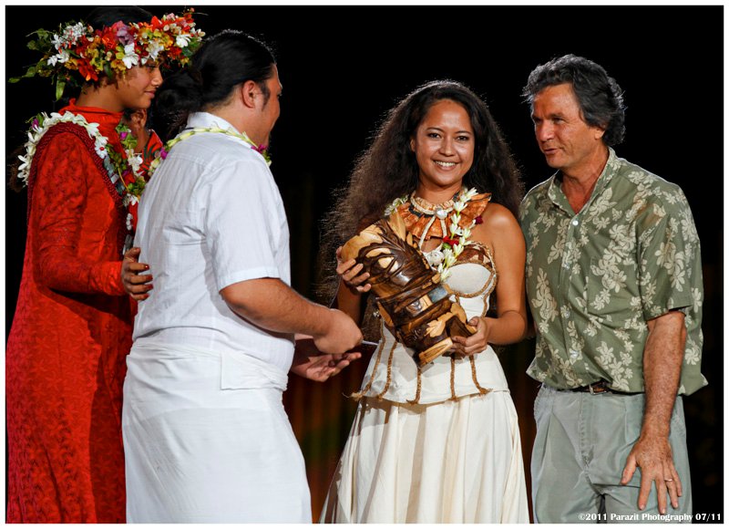 Miss Tahiti 2011 et ses dauphines à la soirée de remise des prix du Heiva 2011 le 21 juillet 2011 27286410