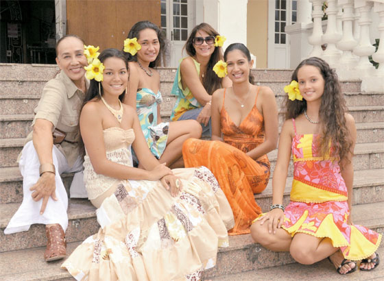 Article dans La Dépêche de Tahiti du 29 mars 2010 - L’élection approche, les vahine affluent ! Miss110