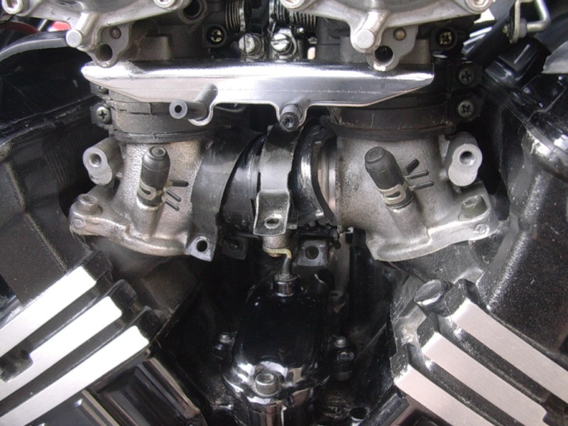 1200 qui peclote et tien pas le ralenti Vmax_011