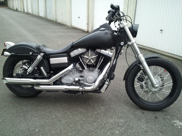 DYNA STREET BOB combien sommes nous sur Passion-Harley - Page 25 2012-016