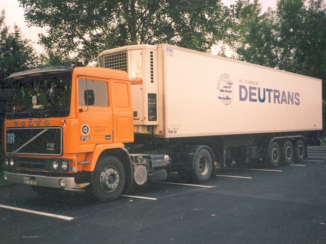 Deutrans (Entreprise de transports d'état de la DDR) Volvo-18