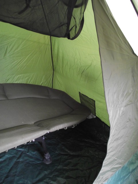 Fox Ground Tent: Easy Dome Review Bed_te11