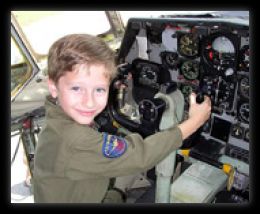 El niño de 11 años que recuerda la vida de un piloto que murió en la Gran Guerra 14552210