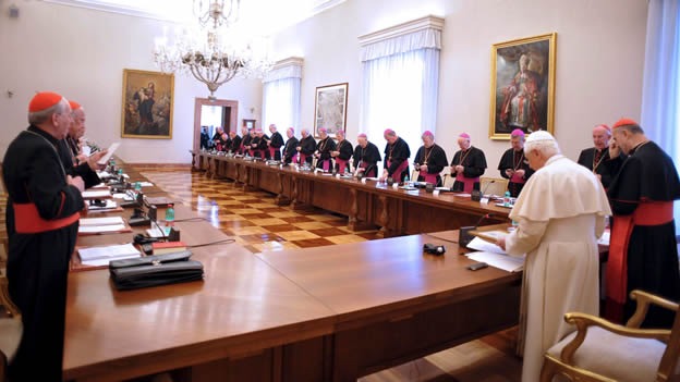  Sacerdote denuncia orgías sexuales en El Vaticano Efe-va10