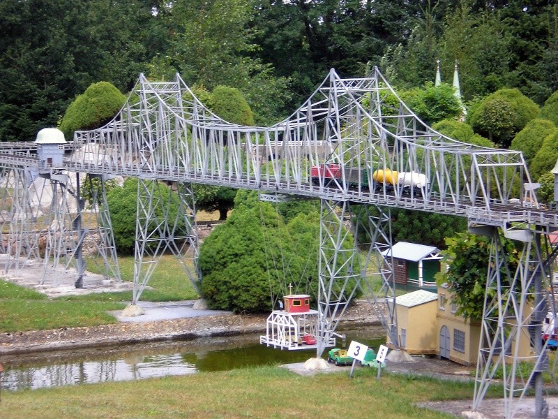 Mini-Born-Park Owschlag - Außenanlage in Spur IIm mit berühmten Gebäuden in 1:25 20060736